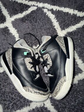 Jordan 3 Retro
Green Glow (TD)